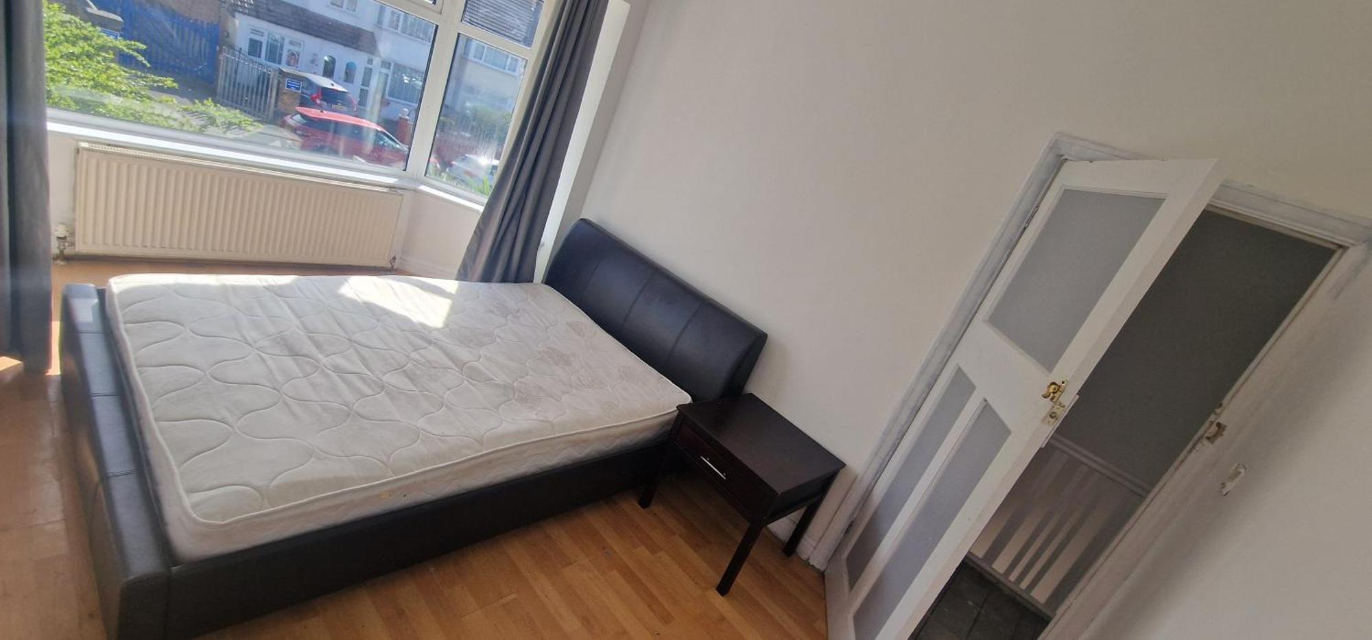 Ritz Place 3 Northolt  外观 照片