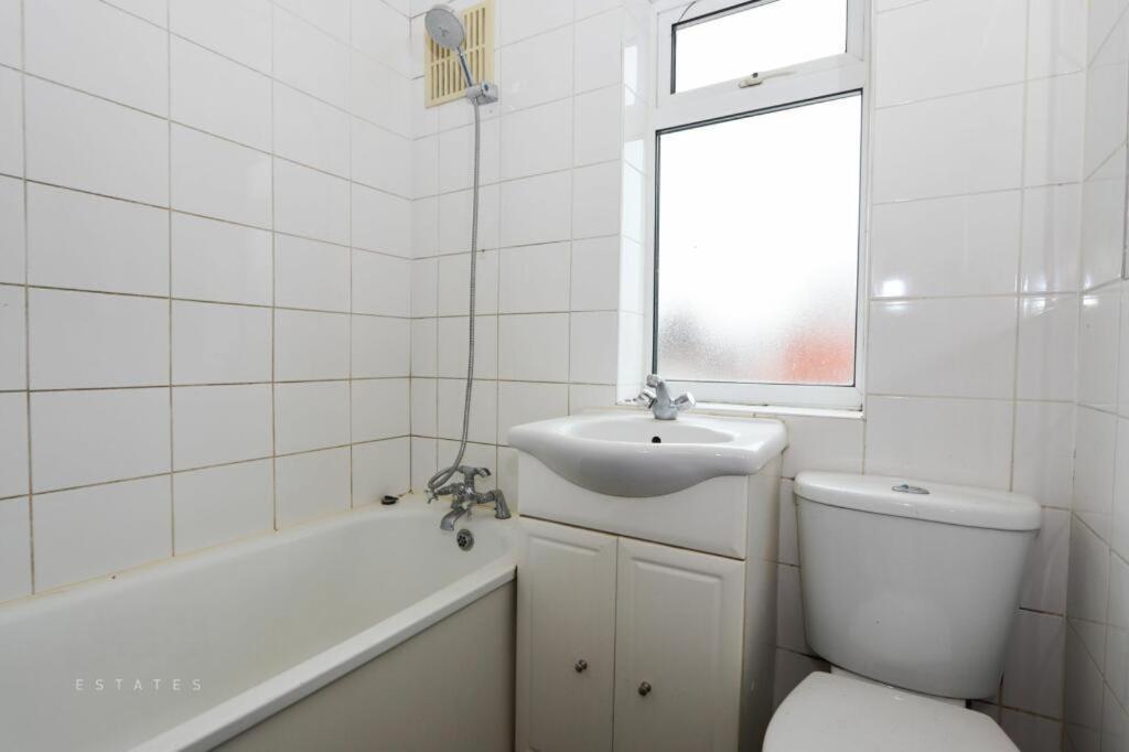 Ritz Place 3 Northolt  外观 照片